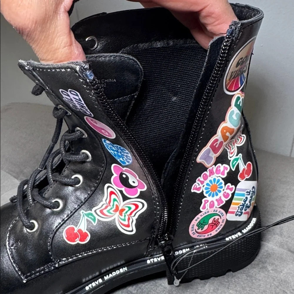 Steve Madden Black Boot Colorful Sticker Images Lug Sole Faux Leather Size 4